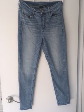 American Eagle Outfitters Light Wash High-Rise Skinny Jeans - Blue